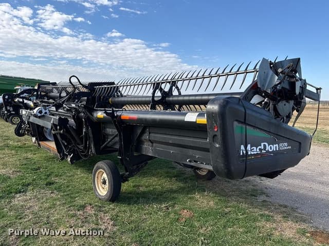 Image of MacDon FD70 equipment image 3