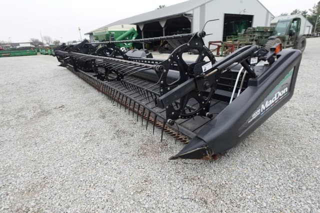 Image of MacDon FD70 equipment image 1