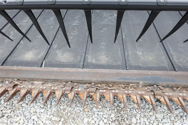 Image of MacDon FD70 equipment image 1