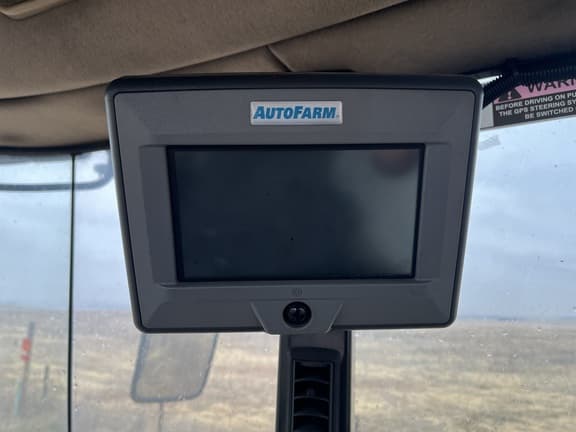 Image of MacDon M200 equipment image 1