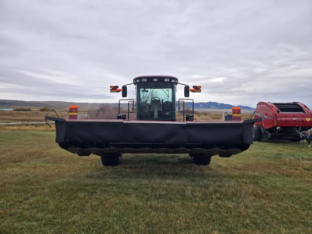 Image of MacDon M200 equipment image 1