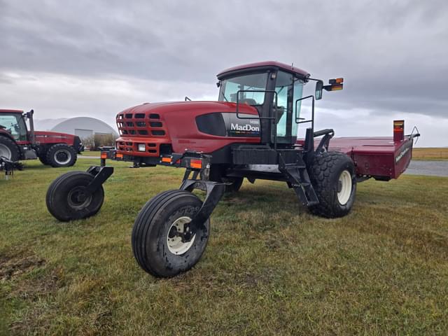 Image of MacDon M200 equipment image 4