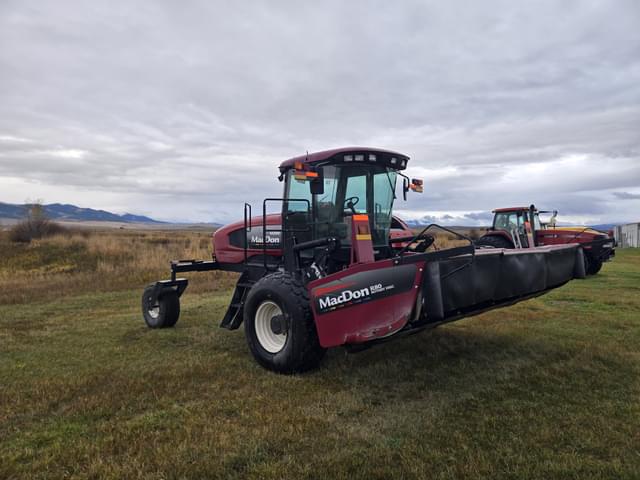 Image of MacDon M200 equipment image 2