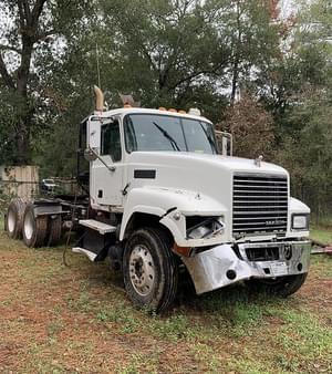 2010 Mack CHU613 Image