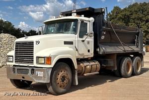 2010 Mack CHU613 Image