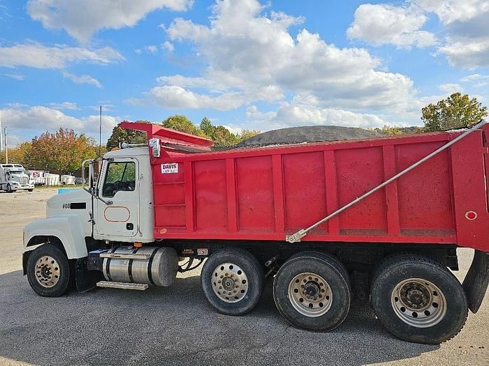 2010 Mack Pinnacle CHU613 Equipment Image0