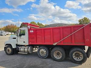 2010 Mack Pinnacle CHU613 Image