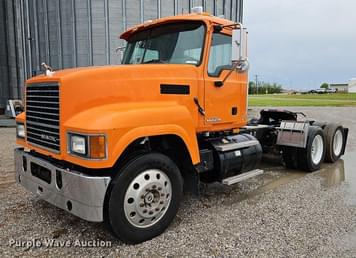 Main image Mack CHU613