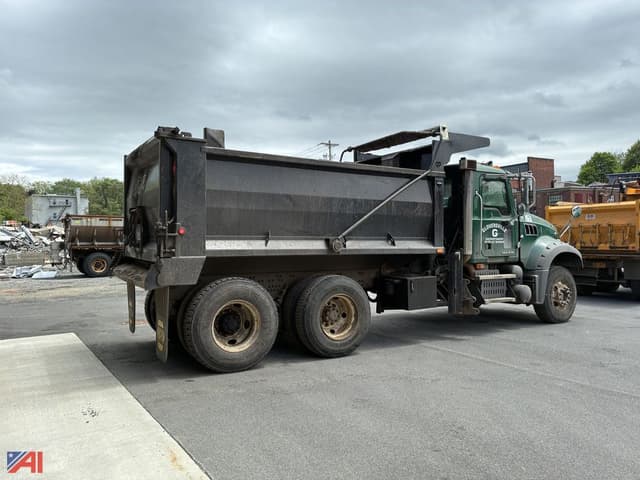 Image of Mack Granite equipment image 1
