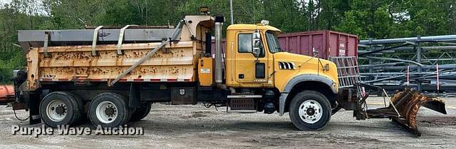 Image of Mack Granite equipment image 3