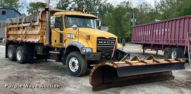 Image of Mack Granite equipment image 2