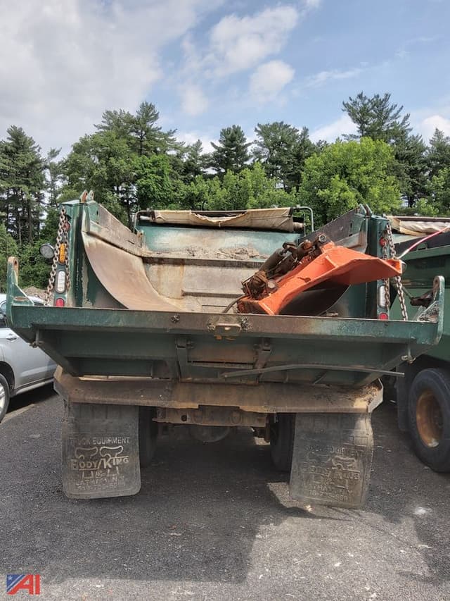 Image of Mack Granite equipment image 2