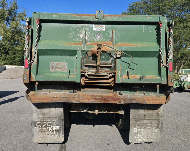 Image of Mack GU712 equipment image 2