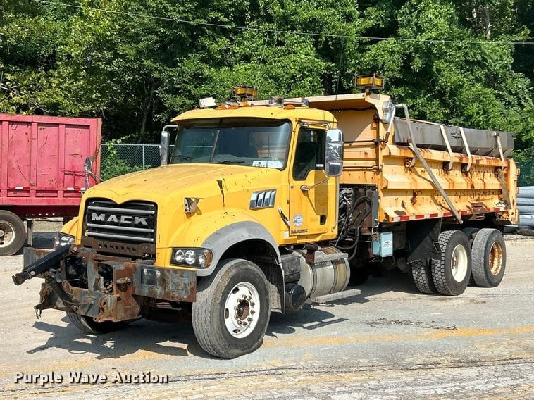 2010 Mack GU713 Equipment Image0