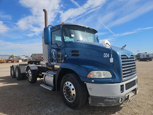 Image of Mack CXU613 equipment image 2