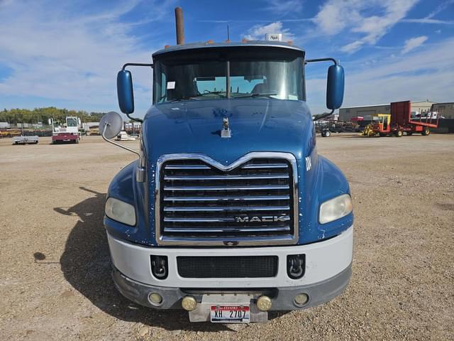 Image of Mack CXU613 equipment image 1