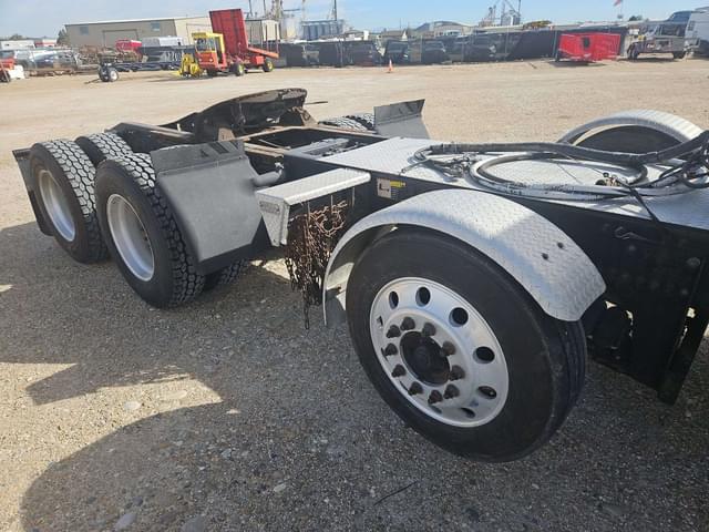 Image of Mack CXU613 equipment image 4