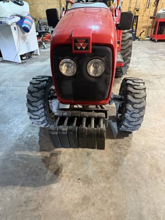 Image of Massey Ferguson 1529 equipment image 2