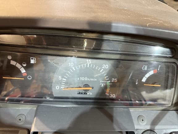 Image of Massey Ferguson 1529 equipment image 3