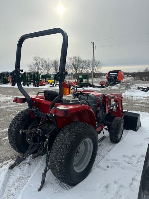 2010 Massey Ferguson 1635 Equipment Image0