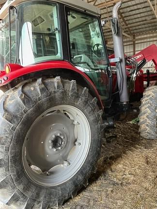 Image of Massey Ferguson 5465 equipment image 1