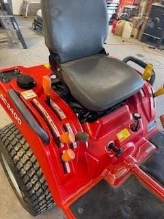 Image of Massey Ferguson GC2400 equipment image 1