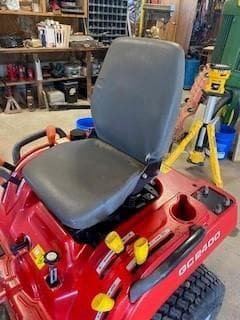 Image of Massey Ferguson GC2400 equipment image 2