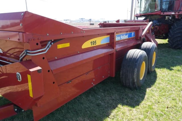 Image of New Holland 195 equipment image 2