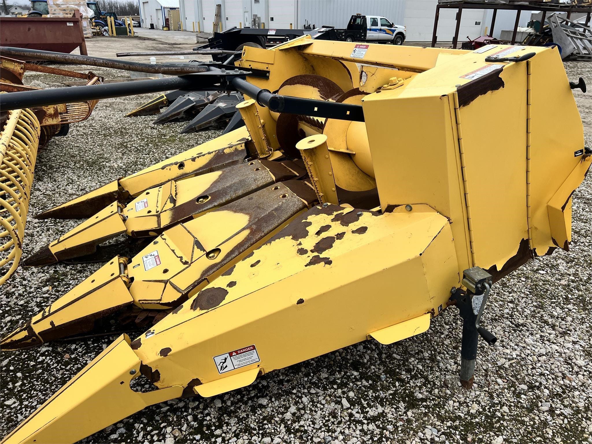 2010 New Holland 3PN Equipment Image0