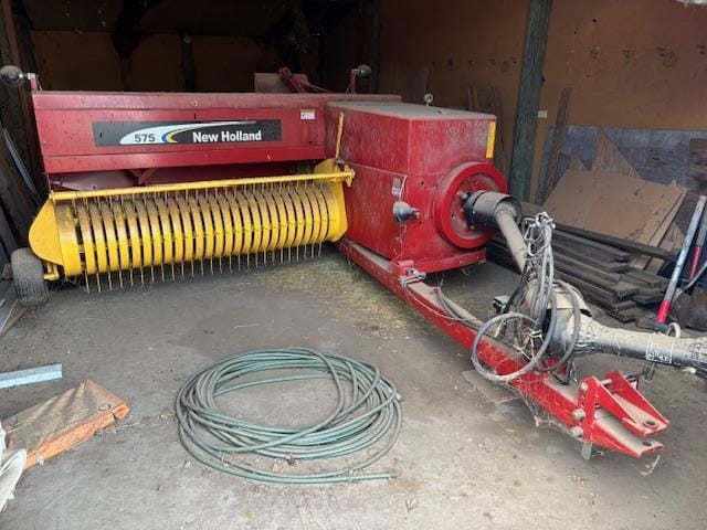 2010 New Holland 575 Equipment Image0