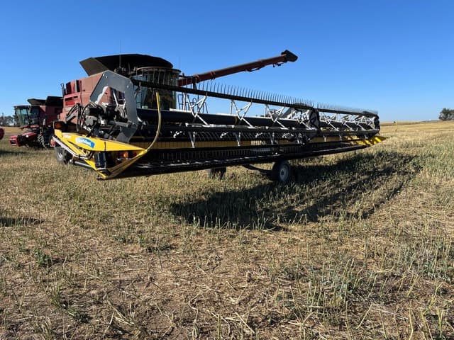 Image of New Holland 94C equipment image 2