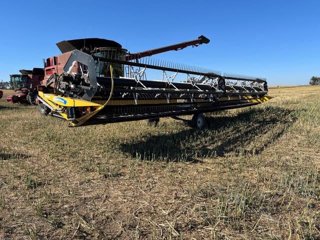 Image of New Holland 94C equipment image 2