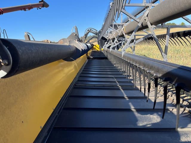 Image of New Holland 94C equipment image 4