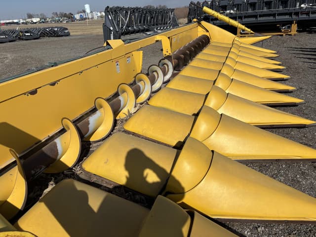 Image of New Holland 98D equipment image 2