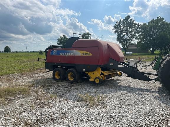 Image of New Holland BB9080 equipment image 4