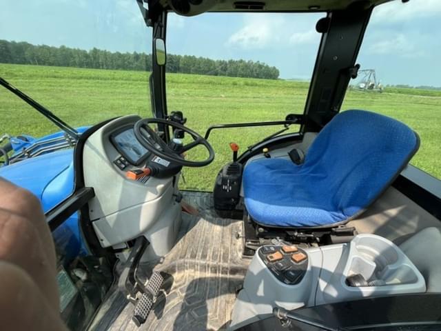 Image of New Holland Boomer 3045 equipment image 4