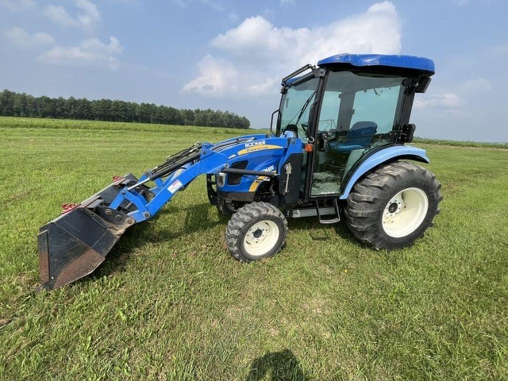 Image of New Holland Boomer 3045 Primary image
