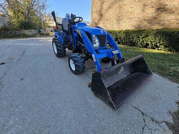 Image of New Holland Boomer 1030 equipment image 2