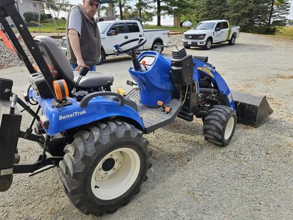 Image of New Holland Boomer 1030 equipment image 4
