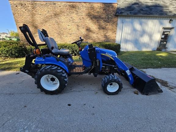 Image of New Holland Boomer 1030 equipment image 3