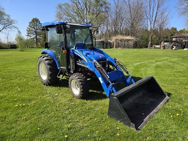Image of New Holland Boomer 3045 equipment image 1