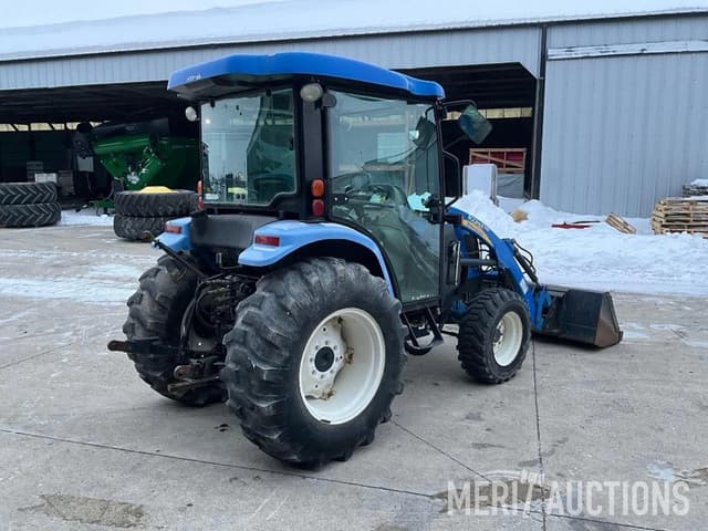 Image of New Holland Boomer 3050 equipment image 4