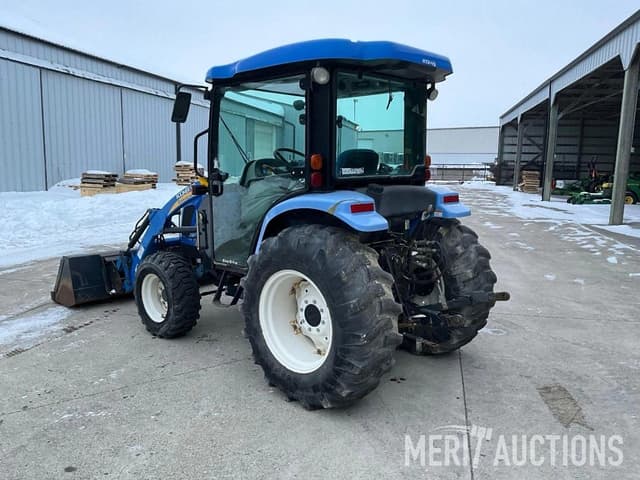 Image of New Holland Boomer 3050 equipment image 2