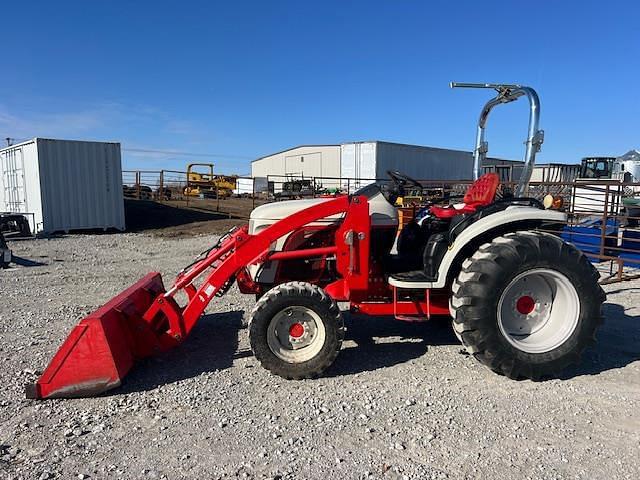 Image of New Holland Boomer 8N equipment image 1