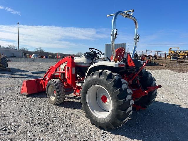 Image of New Holland Boomer 8N equipment image 2