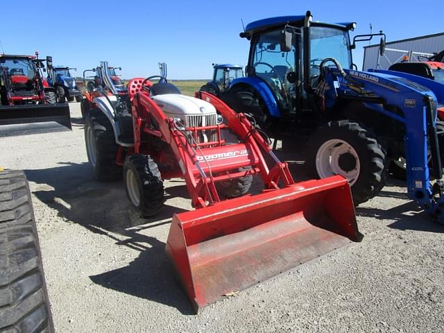 Image of New Holland Boomer 8N equipment image 1