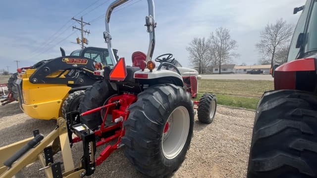 Image of New Holland Boomer 8N equipment image 3