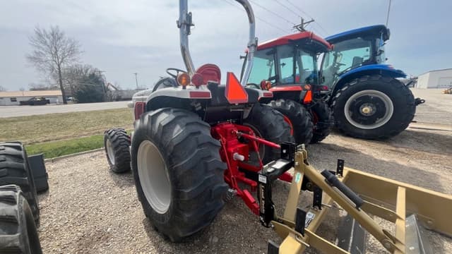 Image of New Holland Boomer 8N equipment image 4