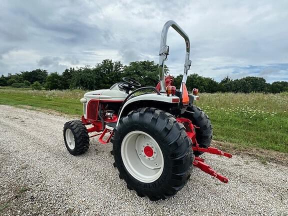 Image of New Holland Boomer 8N equipment image 4