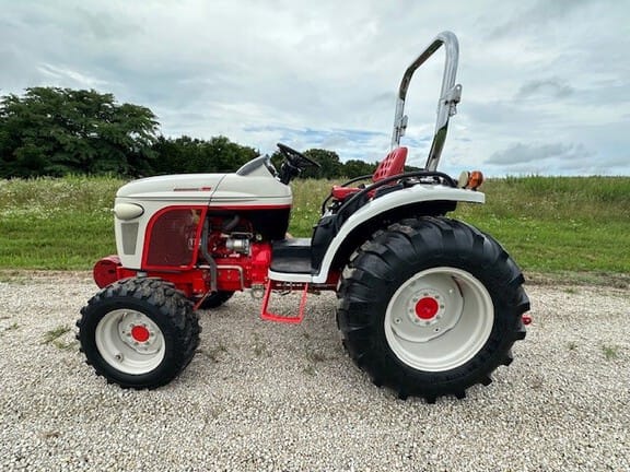 2010 New Holland Boomer 8N Equipment Image0
